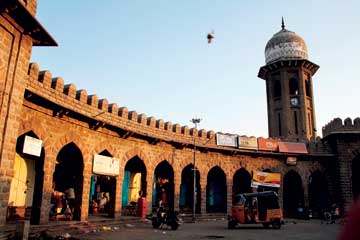 Moazzan Jahi Market built in the early 1900s, till today is the hub of Hyderabad’s fruit trade.